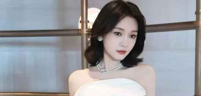 杨洋章若楠主演《雨霖铃》5月13日央八开播，古装武侠题材定档信息确认：相关图片